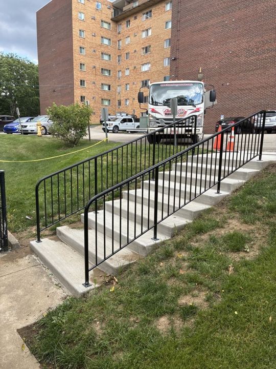 Aluminum pipe rope railing in the South Hills